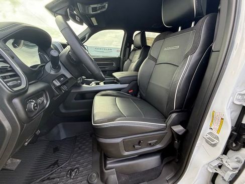 New 2026 RAM 2500 Laramie AWD/4WD image 9