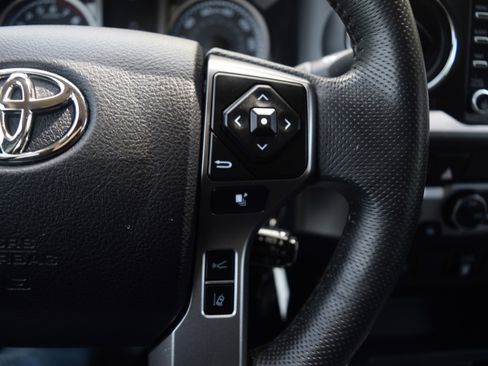 Used 2021 Toyota Tacoma SR5 w/ Trail Edition image 5