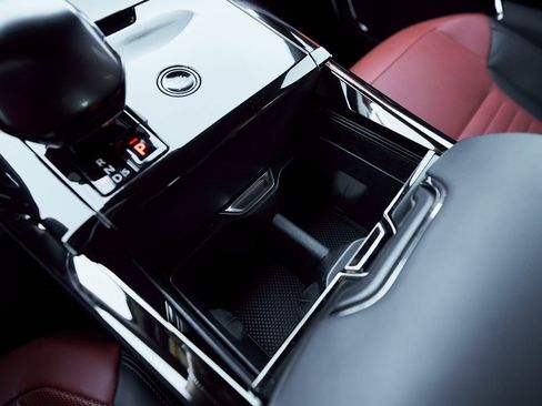 Used 2025 Land Rover Range Rover Sport SV Edition Two image 59