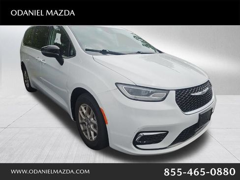 Used 2024 Chrysler Pacifica Touring-L FWD image 1