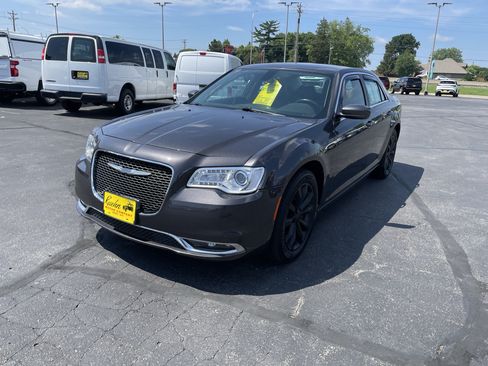 Used 2015 Chrysler 300 Limited AWD/4WD image 4