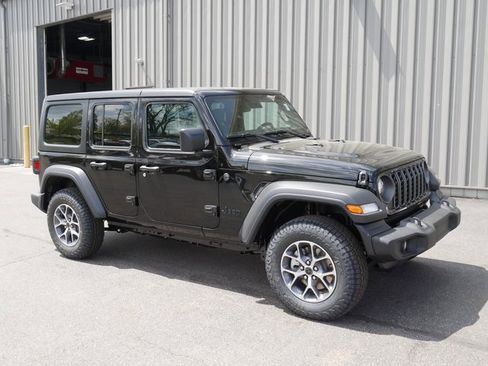 Used 2024 Jeep Wrangler Sport S image 7