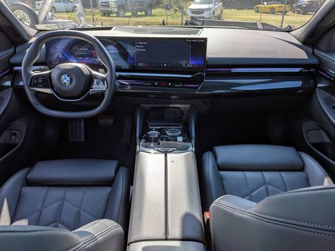 Used 2025 BMW 530i RWD image 26