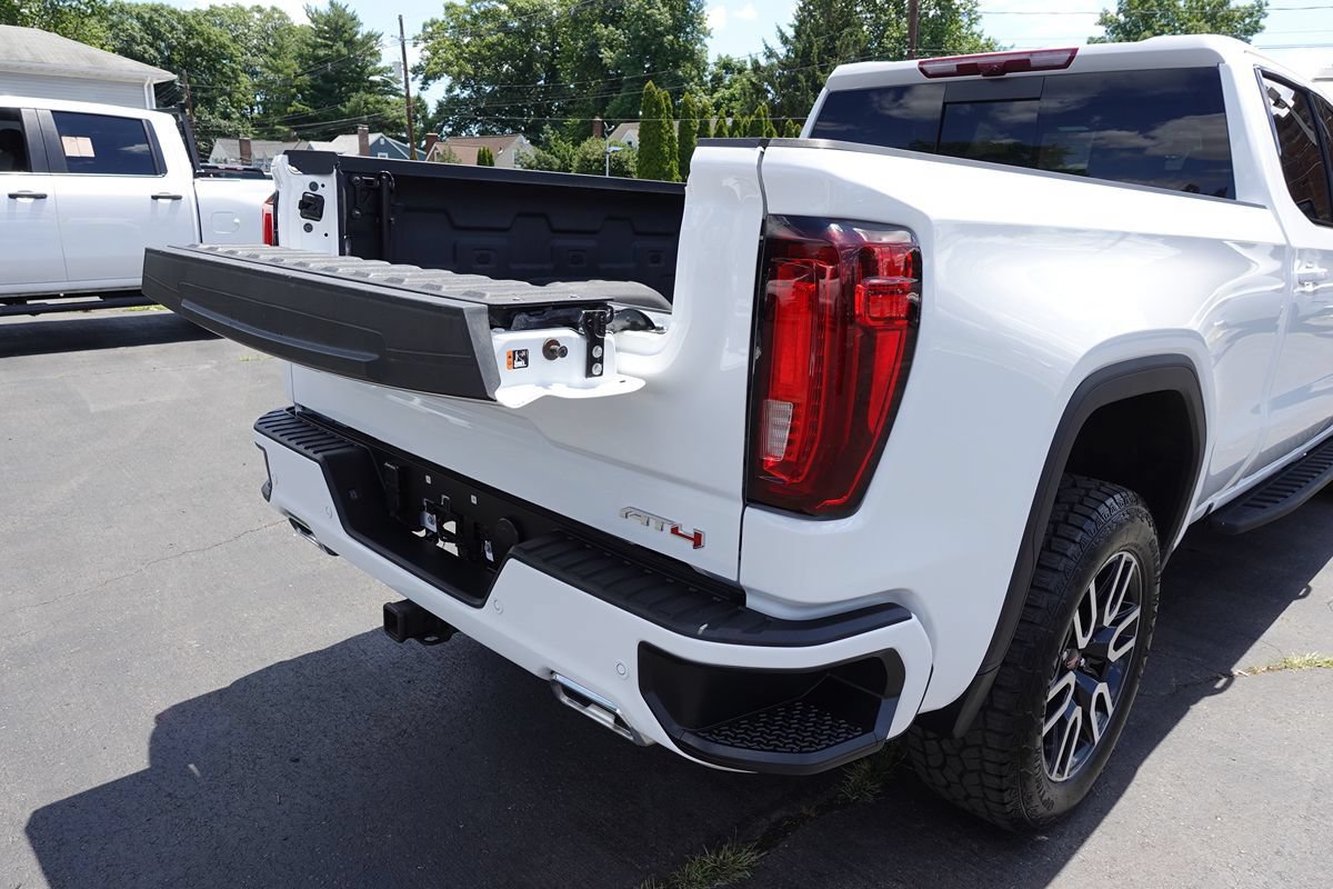 Used 2024 GMC Sierra 1500 AT4 w/ Technology Package AWD/4WD image 30