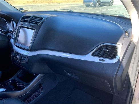 Used 2019 Dodge Journey GT image 15