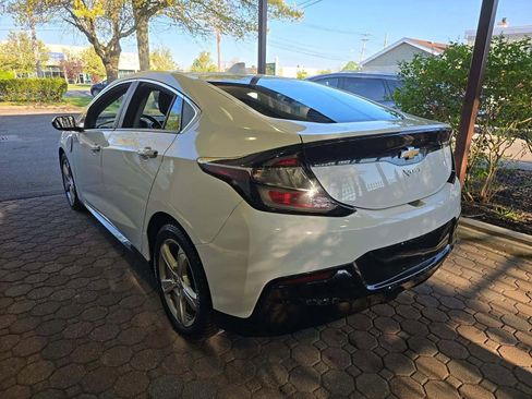 Used 2016 Chevrolet Volt LT w/ Comfort Package FWD image 2