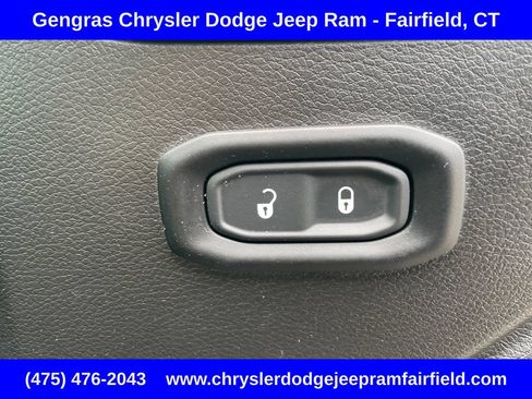 Used 2024 Jeep Wrangler Unlimited w/ Convenience Group AWD/4WD image 19