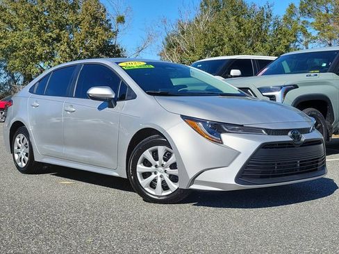 Used 2025 Toyota Corolla LE image 36