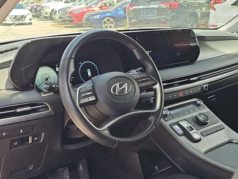 Used 2025 Hyundai Palisade SEL FWD image 16
