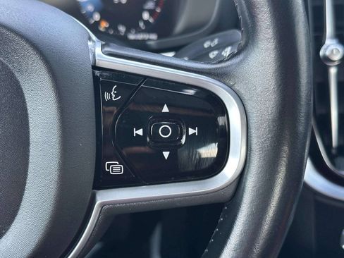 Used 2019 Volvo S60 T6 Momentum w/ Multimedia Package AWD/4WD image 30