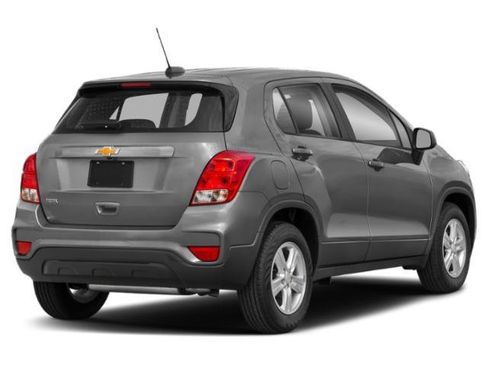 Used 2020 Chevrolet Trax LS image 2