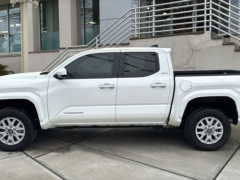 Used 2024 Toyota Tacoma SR5 image 2
