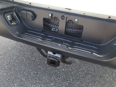 Used 2014 Toyota Tundra SR5 w/ SR5 Upgrade Package AWD/4WD image 7