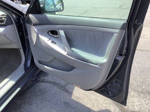 Used 2010 Toyota Camry LE FWD image 26