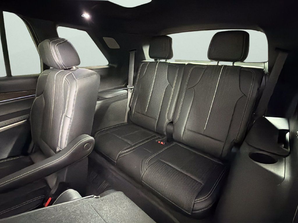 Used 2026 Cadillac Vistiq Sport w/ LPO, Floor Liner Package AWD/4WD image 47
