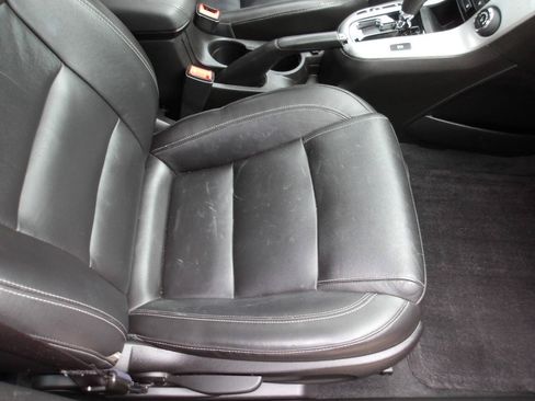 Used 2016 Chevrolet Cruze LT w/ Sun, Sound and Sport Package FWD image 20