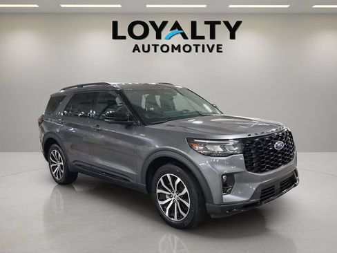 Used 2025 Ford Explorer ST-Line AWD/4WD image 7