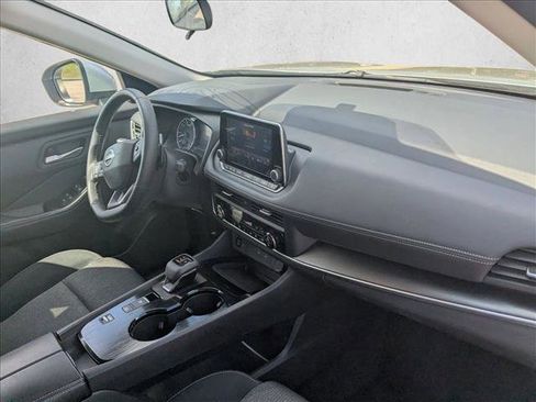 Used 2025 Nissan Rogue SV image 19