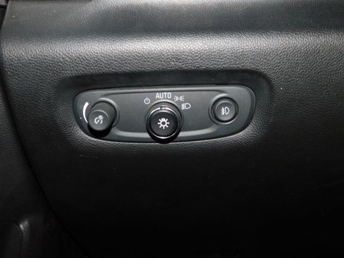 Used 2019 Chevrolet Traverse LT FWD image 34