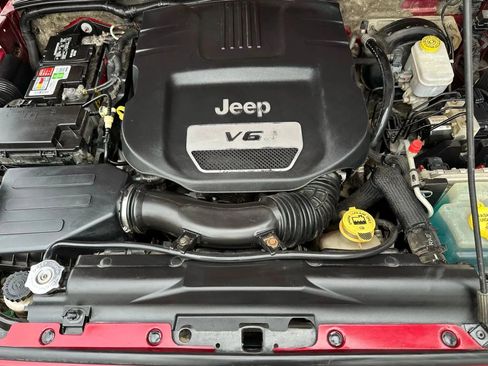 Used 2012 Jeep Wrangler Sport AWD/4WD image 12