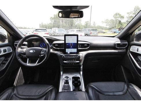 Used 2020 Ford Explorer Platinum w/ Premium Technology Package AWD/4WD image 13