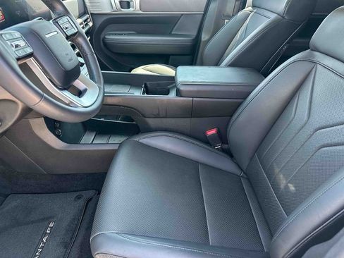 Used 2025 Hyundai Santa Fe SEL FWD image 13