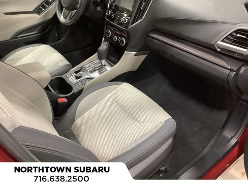 Used 2019 Subaru Forester Premium image 3