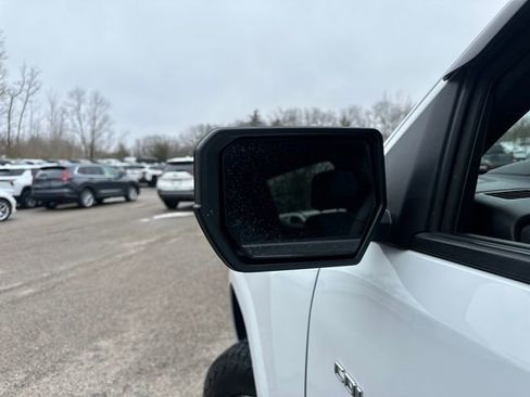 Used 2023 Chevrolet Colorado Z71 w/ Z71 Convenience Package 2 image 14