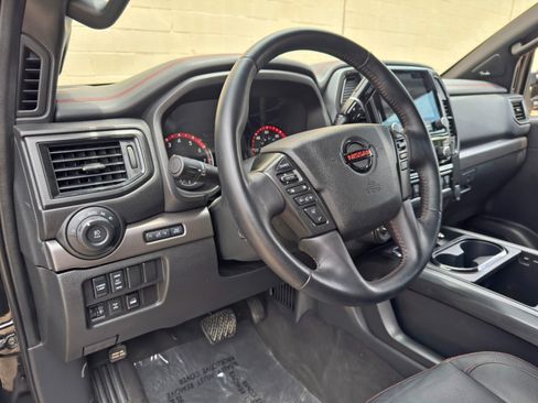 Used 2021 Nissan Titan PRO-4X w/ Pro-4x Convenience Package AWD/4WD image 13
