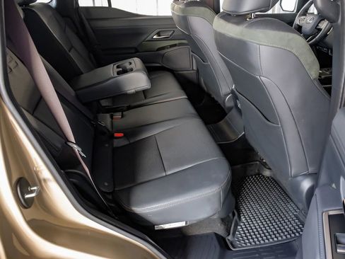 Used 2025 Lexus GX 550 image 35