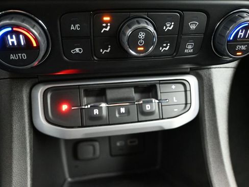 Used 2023 GMC Acadia SLE w/ Driver Convenience Package image 21