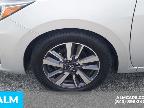 Used 2024 Nissan Versa SV FWD image 11
