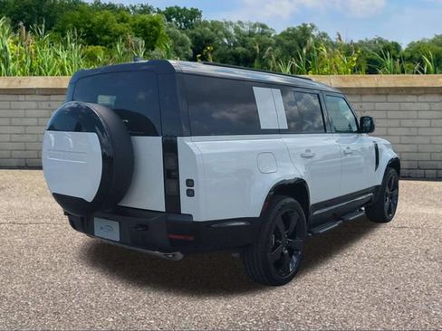 New 2026 Land Rover Defender 130 X-Dynamic SE AWD/4WD image 4