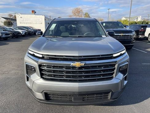 New 2026 Chevrolet Traverse LT image 2