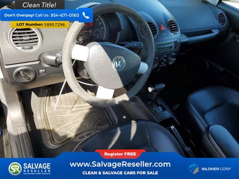 Used 2010 Volkswagen Beetle Coupe FWD image 11