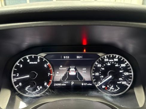Used 2024 Nissan Rogue S AWD/4WD image 8