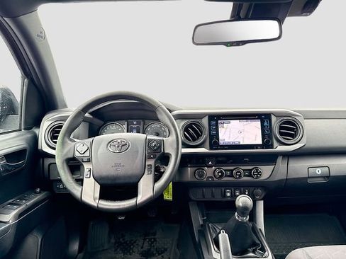 Used 2018 Toyota Tacoma TRD Sport image 23