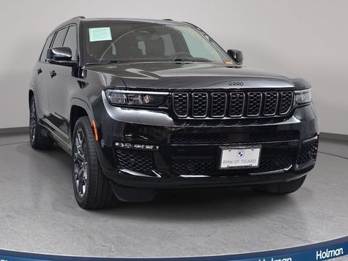 Used 2023 Jeep Grand Cherokee L Summit w/ High Altitude Package AWD/4WD image 3