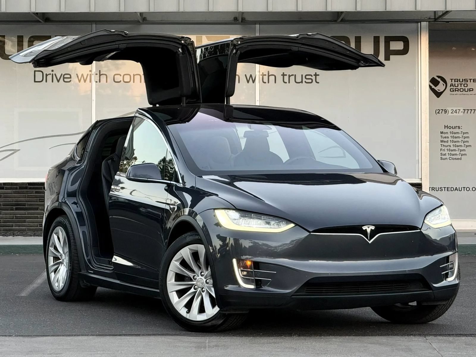 Used 2019 Tesla Model X 75D AWD/4WD image 3