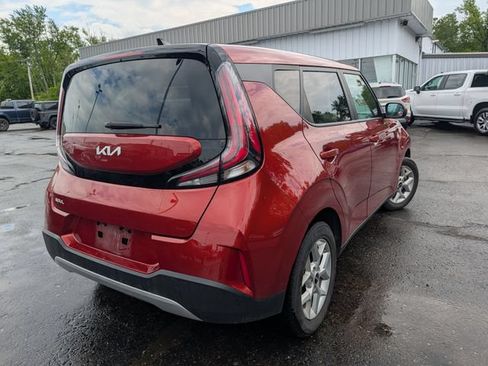 Used 2024 Kia Soul LX w/ Option Group 015 FWD image 7