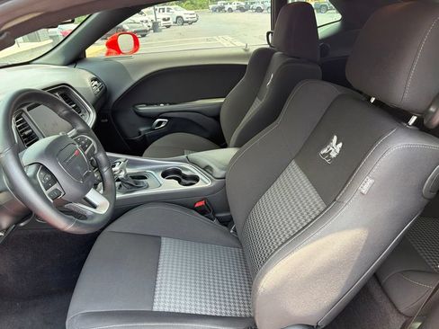 Used 2017 Dodge Challenger R/T Scat Pack RWD image 13