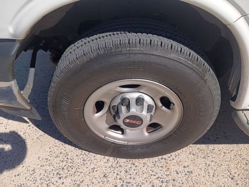 Used 2023 GMC Savana 2500 w/ Driver Convenience Package image 6