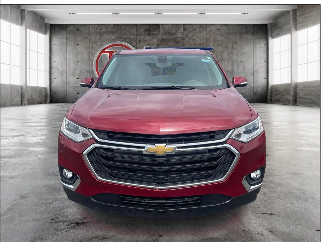 Used 2020 Chevrolet Traverse LT w/ Driver Confidence II Package AWD/4WD image 2