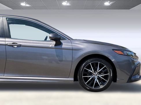 Used 2024 Toyota Camry SE FWD image 32