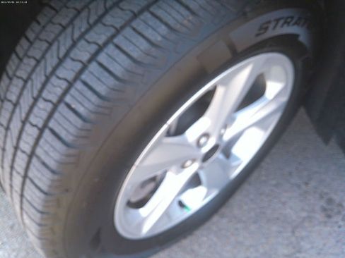 Used 2023 Ford Edge SE image 21