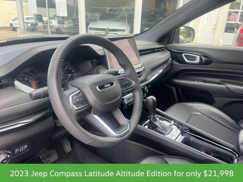 Used 2023 Jeep Compass Latitude AWD/4WD image 13