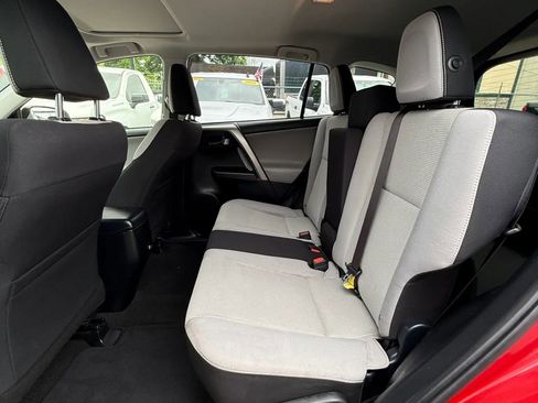 Used 2017 Toyota RAV4 XLE FWD image 17