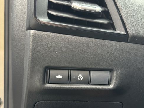 New 2026 Nissan Sentra SV w/ SV Convenience Package FWD image 9