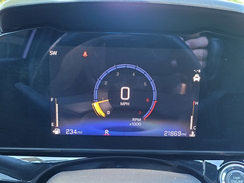 Used 2025 Chevrolet Trax RS w/ Driver Confidence Package image 21