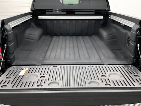 New 2026 Nissan Frontier PRO-4X w/ Pro-4x Convenience Package AWD/4WD image 17